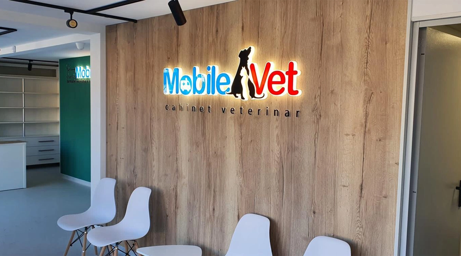 Enseignes Intérieures – Le Guide Complet de la Signalisation Intérieure Professionnelle pour les Entreprises Modernes