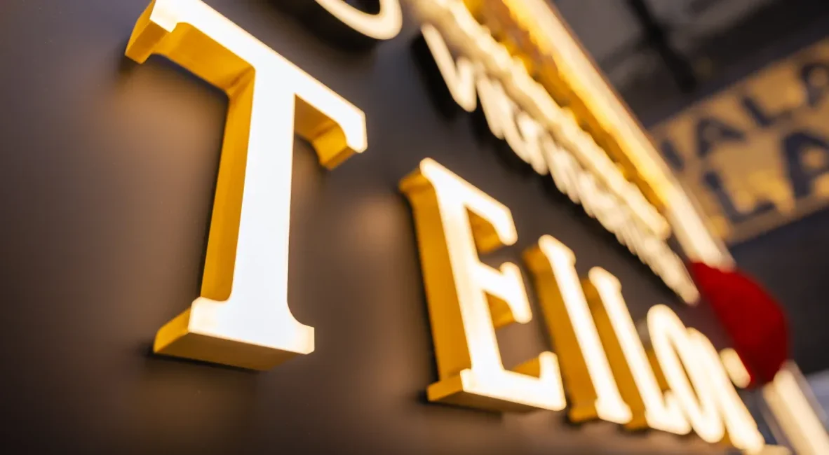 illuminates custom signs romania