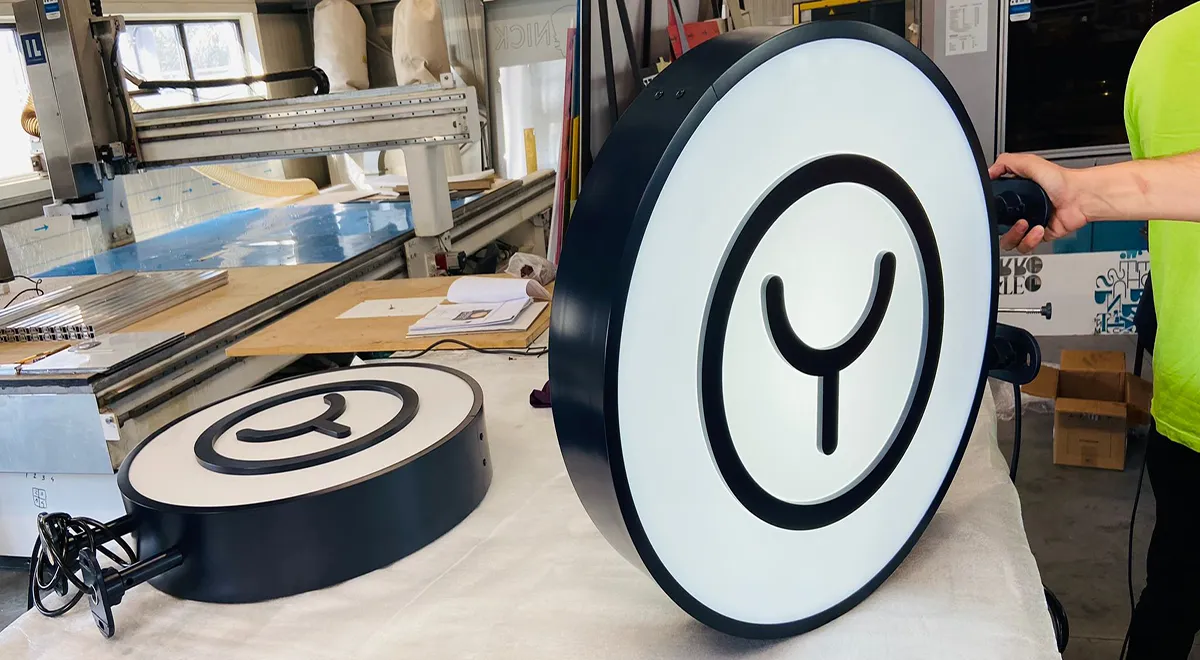 Signage Companies: Which Type Should a Reseller Actually Partner With?