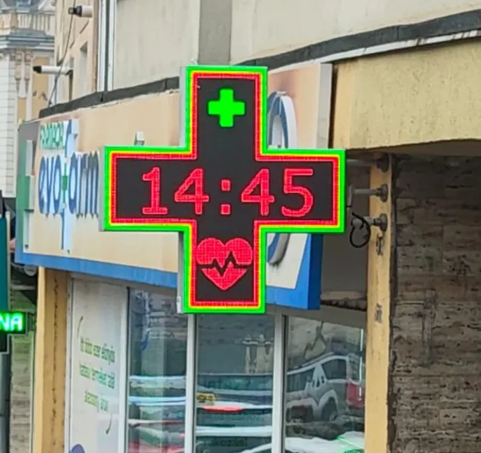 firma luminoasa farmacie fabrica